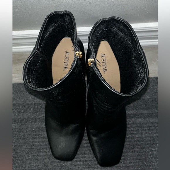 Square heel bootie - Picture 2 of 3